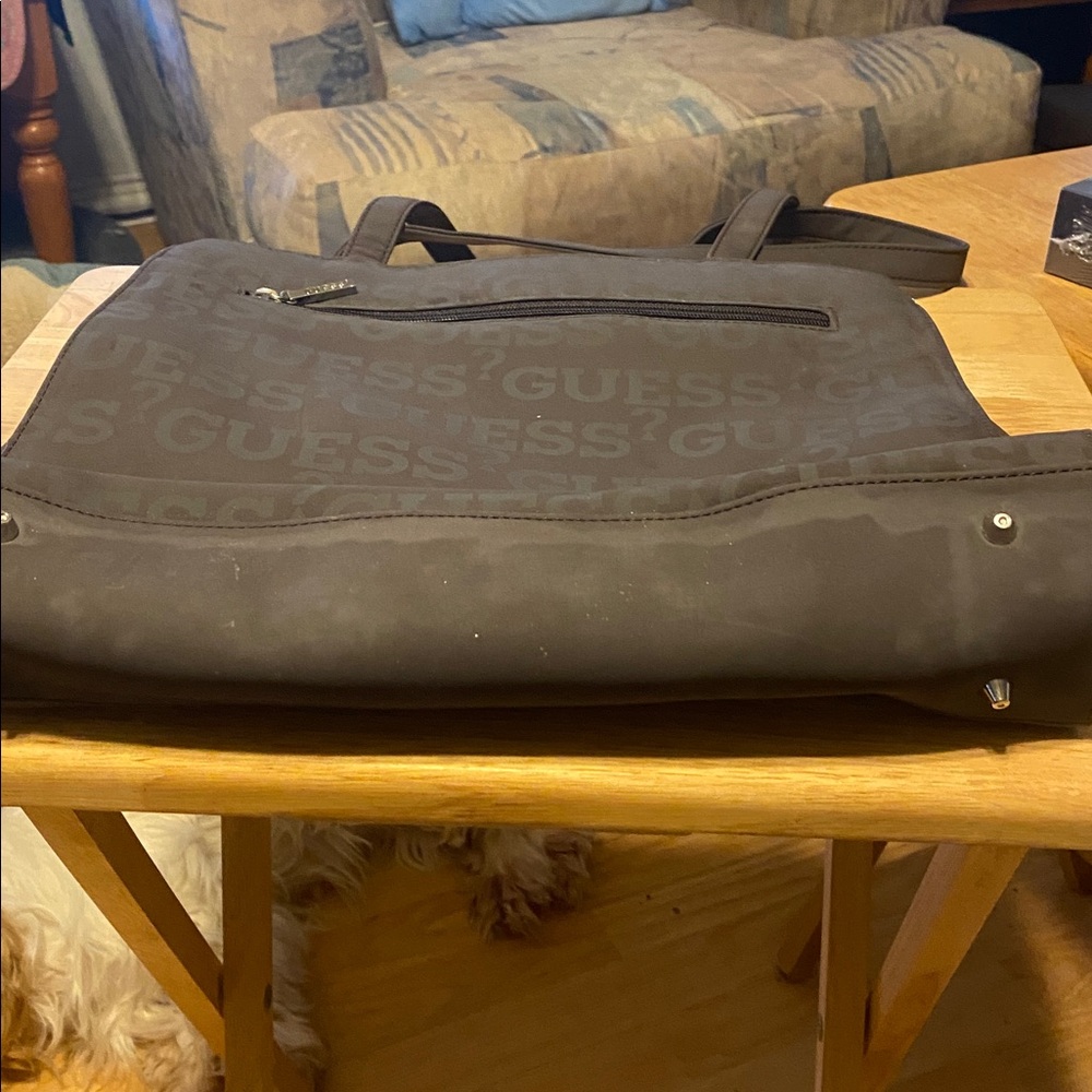 Guess tote - Picture 4 of 5